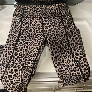 Gorgeous leopard print leggings